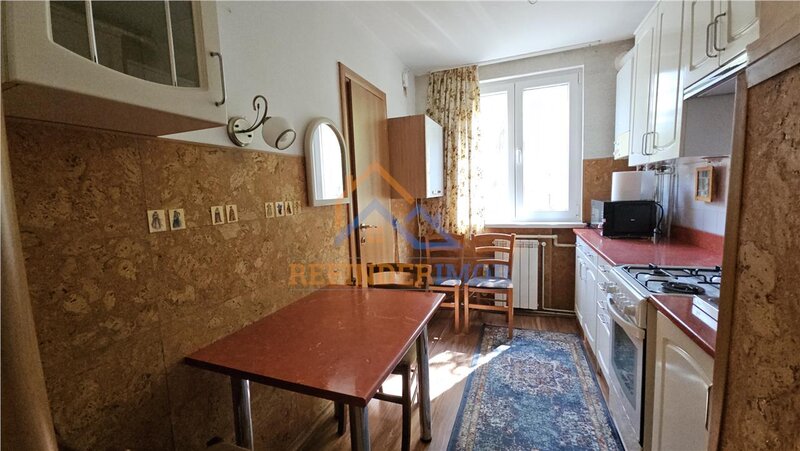 Brancoveanu, 3 camere, etaj 1, decomandat